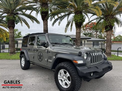 Used 2019 Jeep Wrangler Unlimited Sport S AWD/4WD image 3