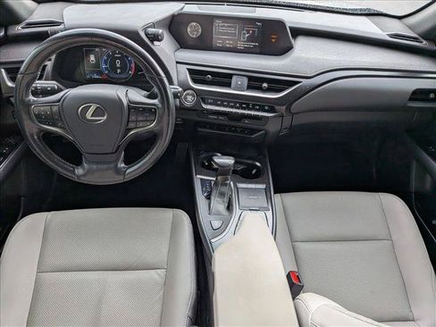 Used 2019 Lexus UX 200 w/ Premium Package FWD image 16