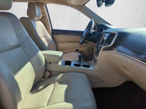 Used 2014 Jeep Grand Cherokee Limited w/ Luxury Group II image 24