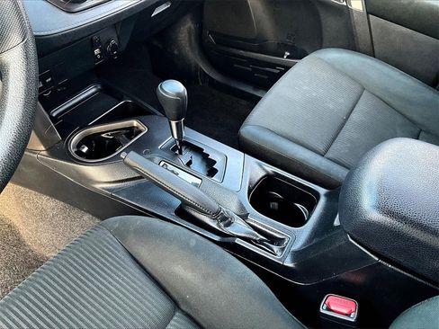 Used 2018 Toyota RAV4 LE w/ Carpet Mat Package image 12