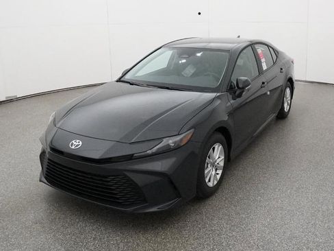 New 2026 Toyota Camry LE image 5