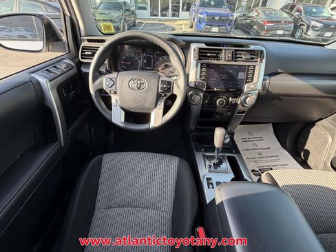 Used 2024 Toyota 4Runner SR5 AWD/4WD image 9