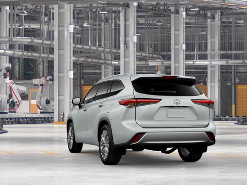 New 2026 Toyota Highlander Platinum AWD/4WD image 7