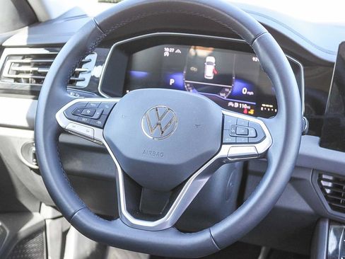 Used 2025 Volkswagen Jetta SE w/ Black Wheel Package image 16