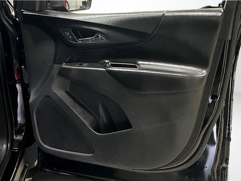 Used 2022 Chevrolet Equinox LT image 27