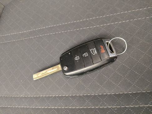 Used 2019 Kia Sorento L FWD image 32
