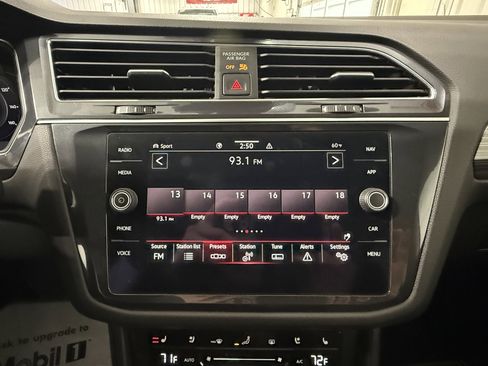 Used 2022 Volkswagen Tiguan SEL R-Line image 37