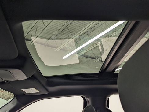 Used 2022 Ford F150 XLT w/ Equipment Group 302A High image 12