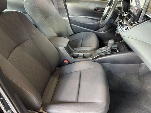 Used 2025 Toyota Corolla LE FWD image 29