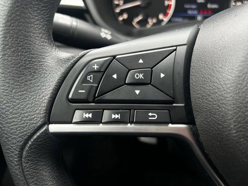 Used 2024 Nissan Altima 2.5 SV image 19