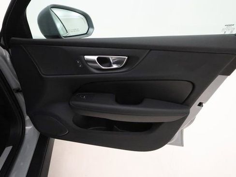 Used 2024 Volvo V60 B5 Cross Country Plus image 21