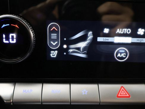 Used 2025 Genesis GV70 2.5T image 46