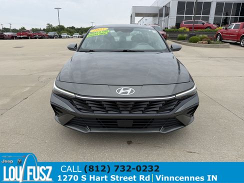 Used 2025 Hyundai Elantra SEL FWD image 2