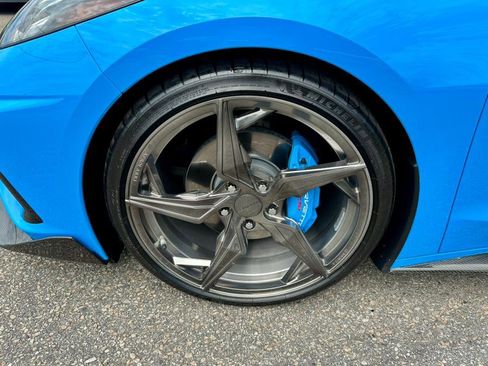 Used 2021 Chevrolet Corvette Stingray Coupe w/ Engine Appearance Package image 29