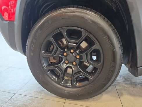 Used 2019 Jeep Cherokee Trailhawk AWD/4WD image 16
