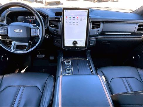 Certified 2023 Ford Expedition Platinum image 15