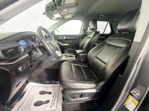 Used 2022 Ford Explorer XLT w/ Equipment Group 202A image 21