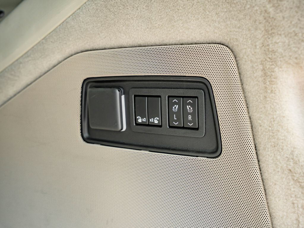 Used 2021 Cadillac Escalade Premium Luxury Platinum w/ Heavy-Duty Trailer Package AWD/4WD image 49