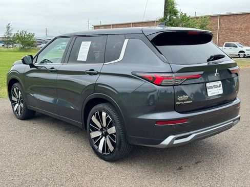 Used 2025 Mitsubishi Outlander SE FWD image 4