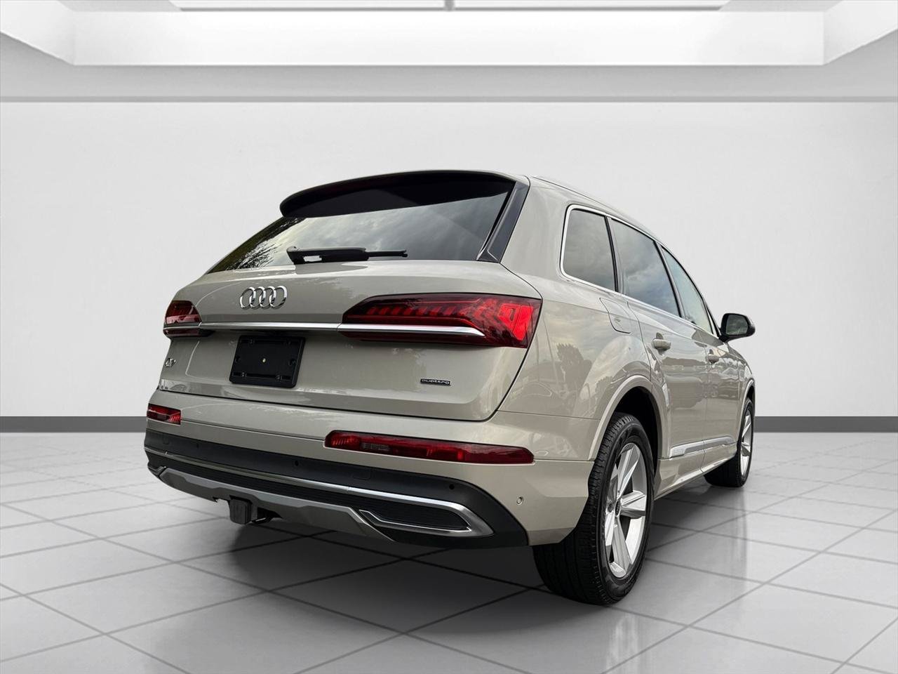 Used 2023 Audi Q7 2.0T Premium Plus w/ Premium Plus Package AWD/4WD image 5