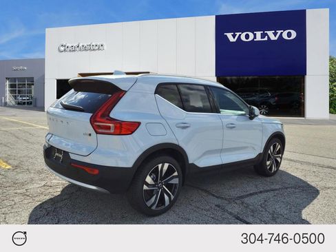 Certified 2025 Volvo XC40 B5 Ultra w/ Climate Package image 3