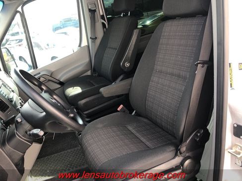 Used 2015 Mercedes-Benz Sprinter 2500 image 11