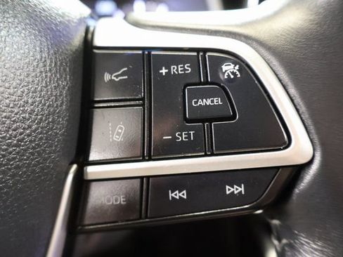 Certified 2025 Toyota Highlander XLE AWD/4WD image 21