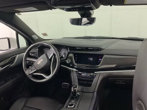 Used 2023 Cadillac XT6 Sport w/ Technology Package image 28
