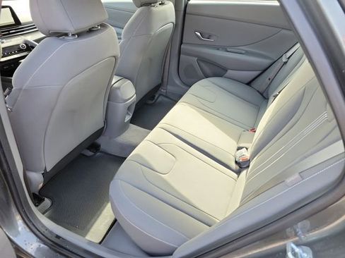 Certified 2025 Hyundai Elantra SEL FWD image 25