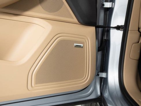 New 2026 Porsche Macan AWD/4WD image 21