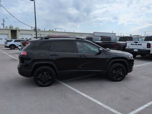 Used 2021 Jeep Cherokee Latitude AWD/4WD image 9