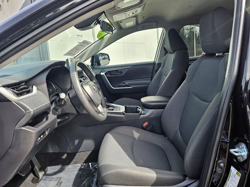 Certified 2025 Toyota RAV4 LE image 19