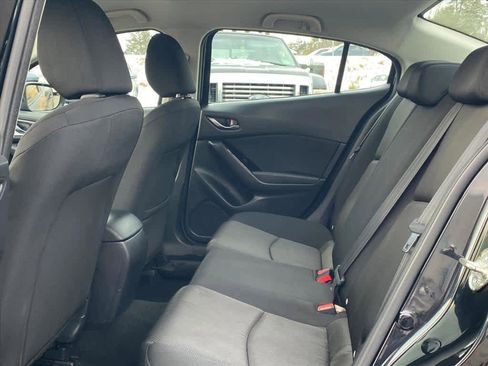 Used 2018 MAZDA MAZDA3 Sport image 17