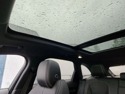 Used 2017 Jaguar F-PACE R-Sport image 18