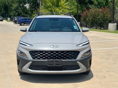 Used 2023 Hyundai Kona SEL FWD image 2