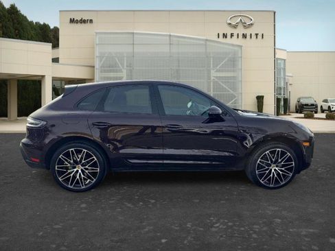 Used 2024 Porsche Macan AWD/4WD image 3