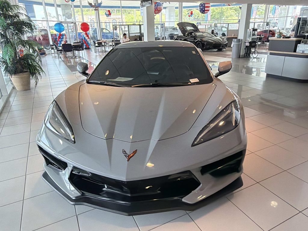 Used 2025 Chevrolet Corvette Stingray Preferred Conv w/ 2LT RWD image 8