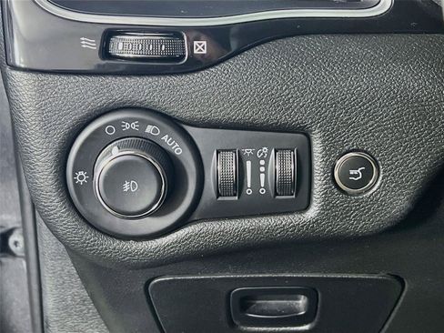 Used 2023 Jeep Cherokee Altitude Lux w/ Lux Elite Package AWD/4WD image 11