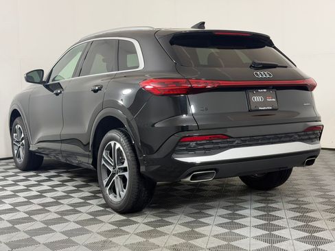 Used 2025 Audi Q5 Premium w/ Convenience Package AWD/4WD image 3