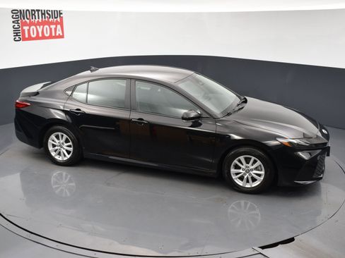 Used 2025 Toyota Camry LE FWD image 21
