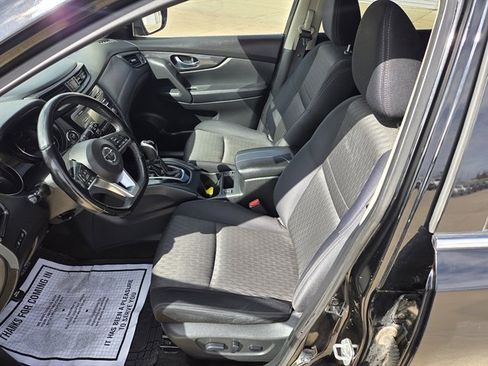 Used 2017 Nissan Rogue SV image 5