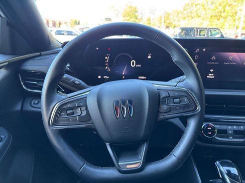 Used 2025 Buick Envista Sport Touring image 34