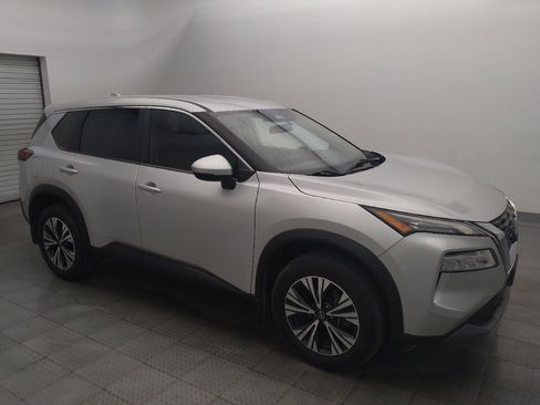 Used 2022 Nissan Rogue SV FWD image 11