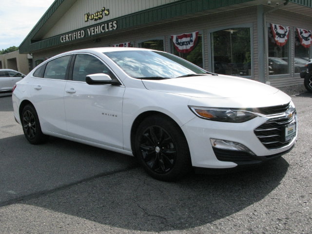 Used 2024 Chevrolet Malibu LT FWD image 2