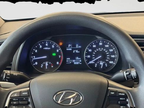Used 2017 Hyundai Elantra SE FWD image 25