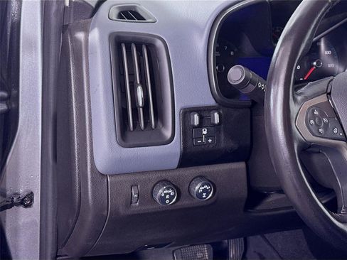 Used 2022 Chevrolet Colorado Z71 AWD/4WD image 4