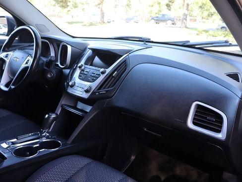 Used 2017 Chevrolet Equinox LT w/ Convenience Package image 17