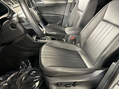 Used 2024 Volkswagen Tiguan SE image 20