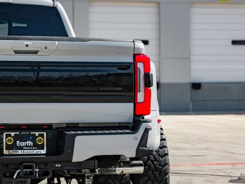 Used 2026 Ford F450 Platinum w/ FX4 Off-Road Package image 15