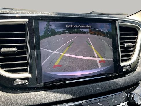 Used 2023 Chrysler Pacifica Touring-L FWD image 27
